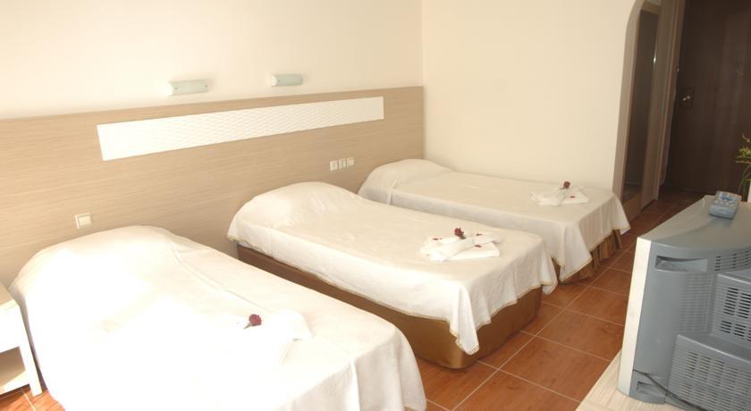 Ideal Beach Hotel Kargicak  Bagian luar foto